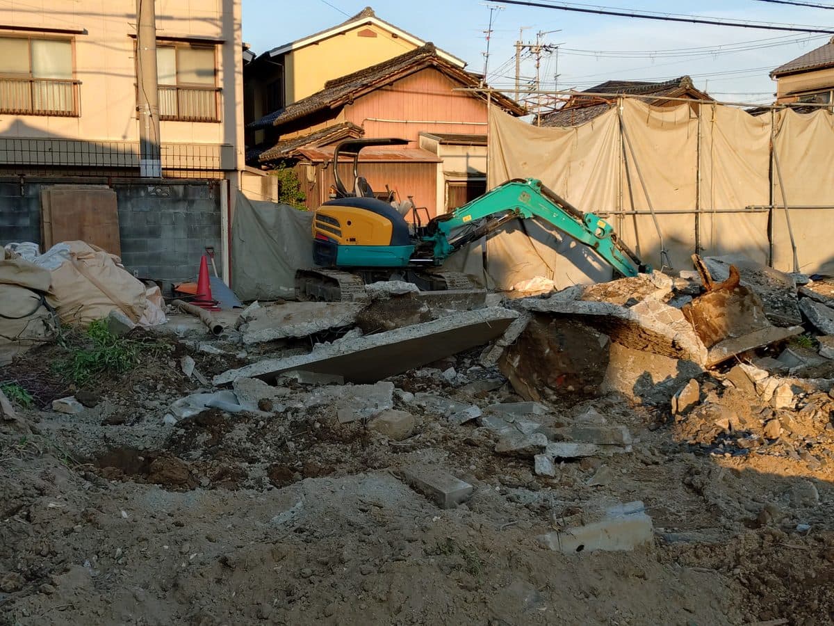 住宅の解体工事現場
