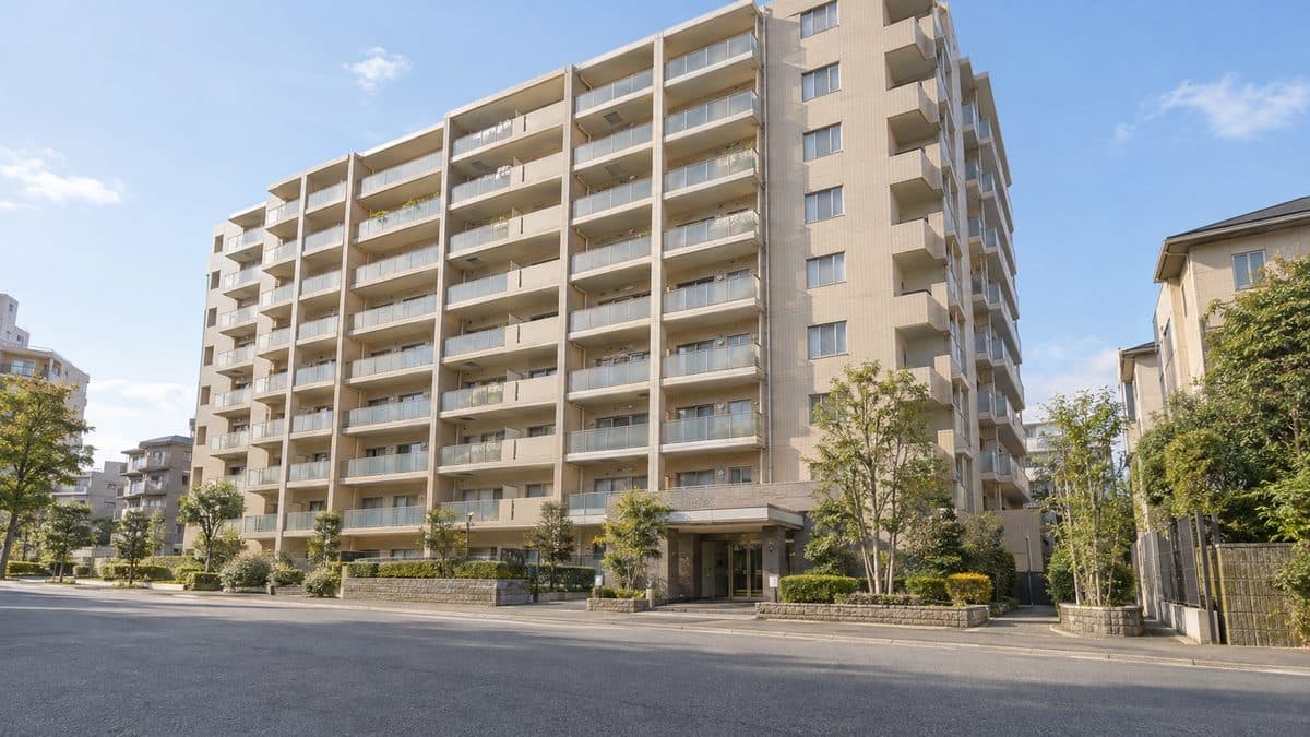 中層の分譲マンションの外観 (イメージ)
